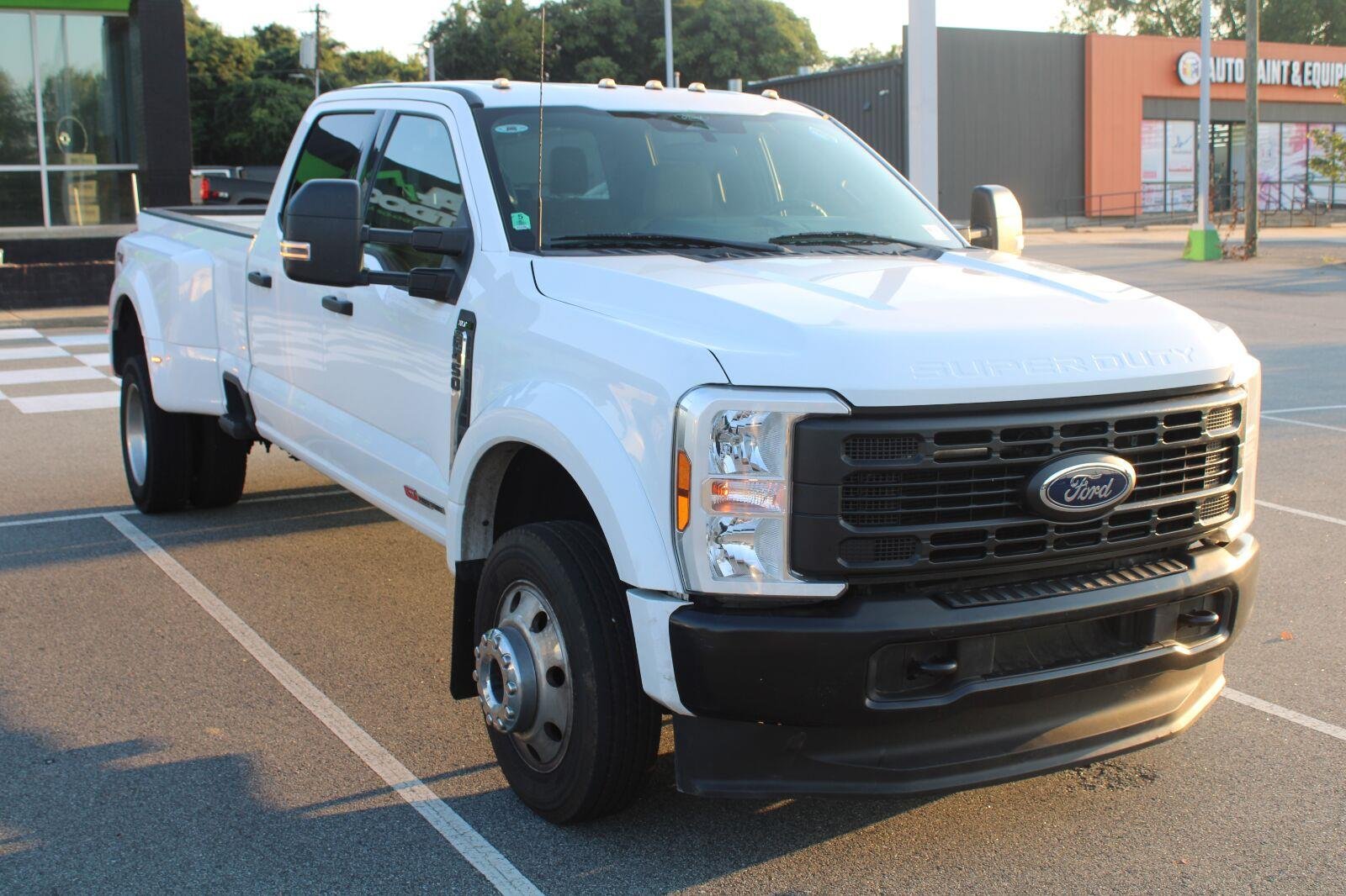 Used 2024 Oxford White Ford XLT image 3