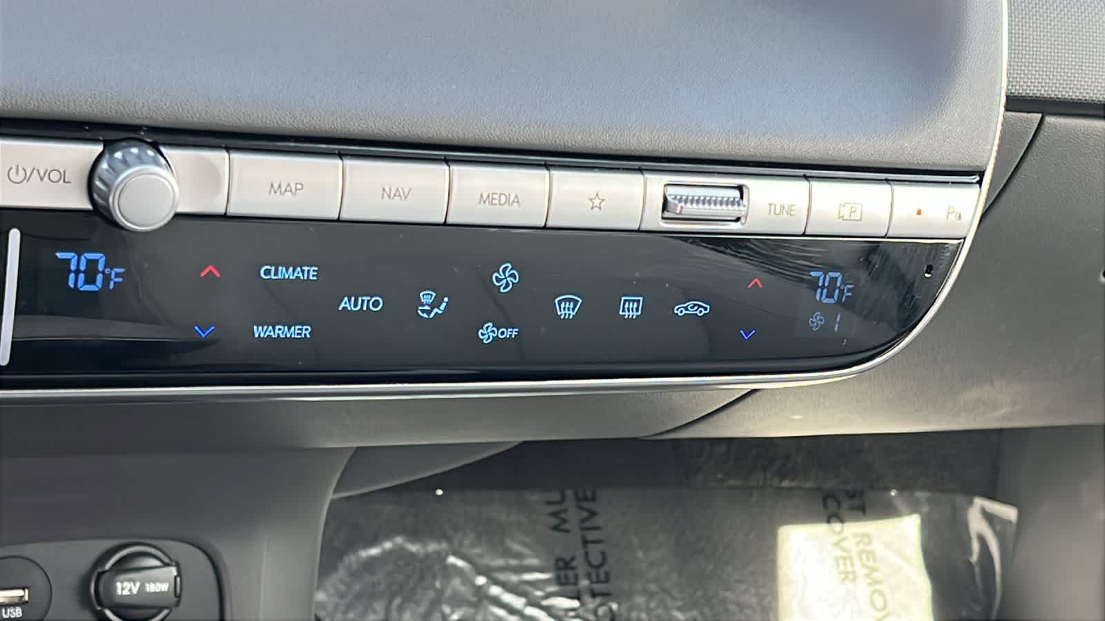 Certified Used 2023 Atlas White Hyundai Limited image 14
