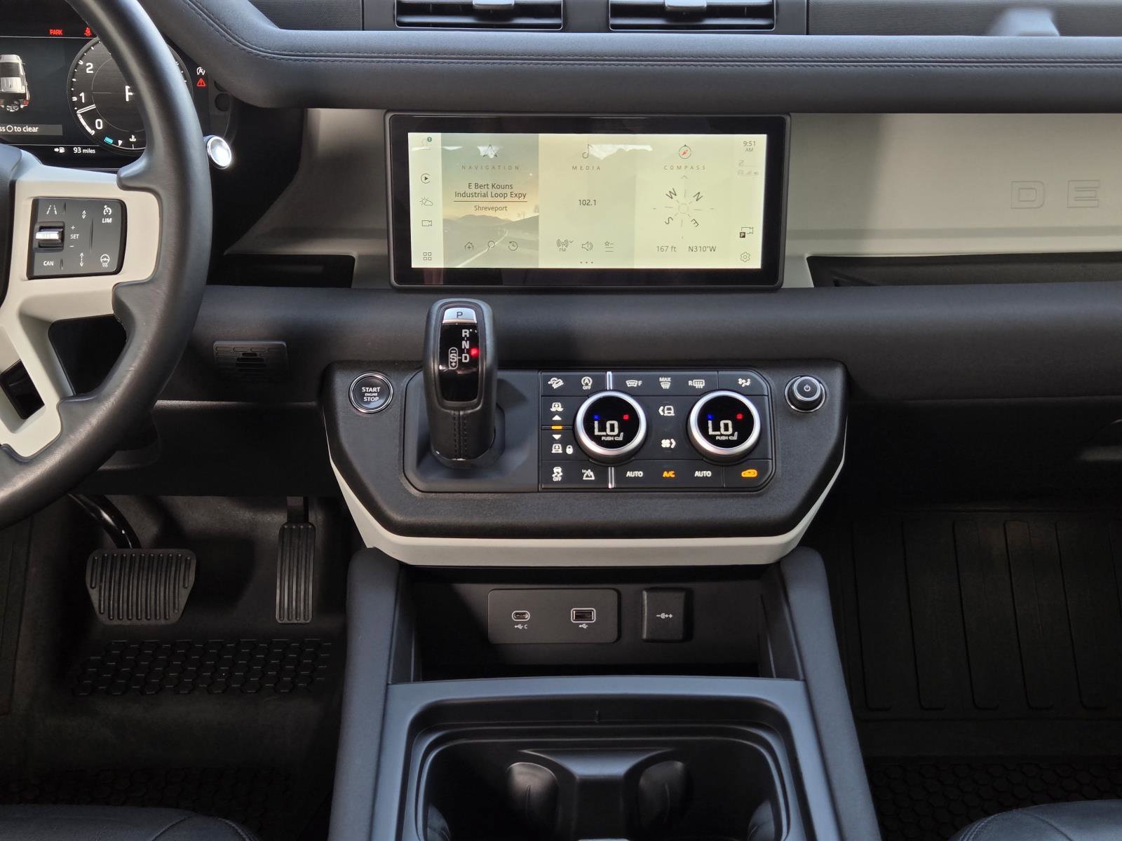Used 2023 Fuji White Land Rover SE image 25
