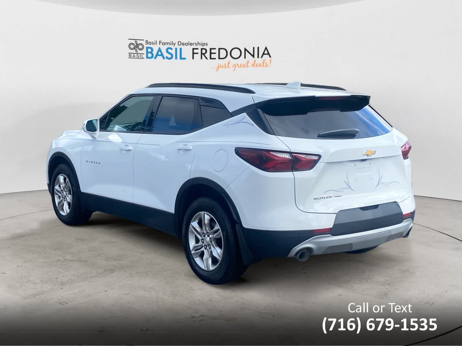 Used 2019 SUMMIT WHITE Chevrolet 2LT image 3