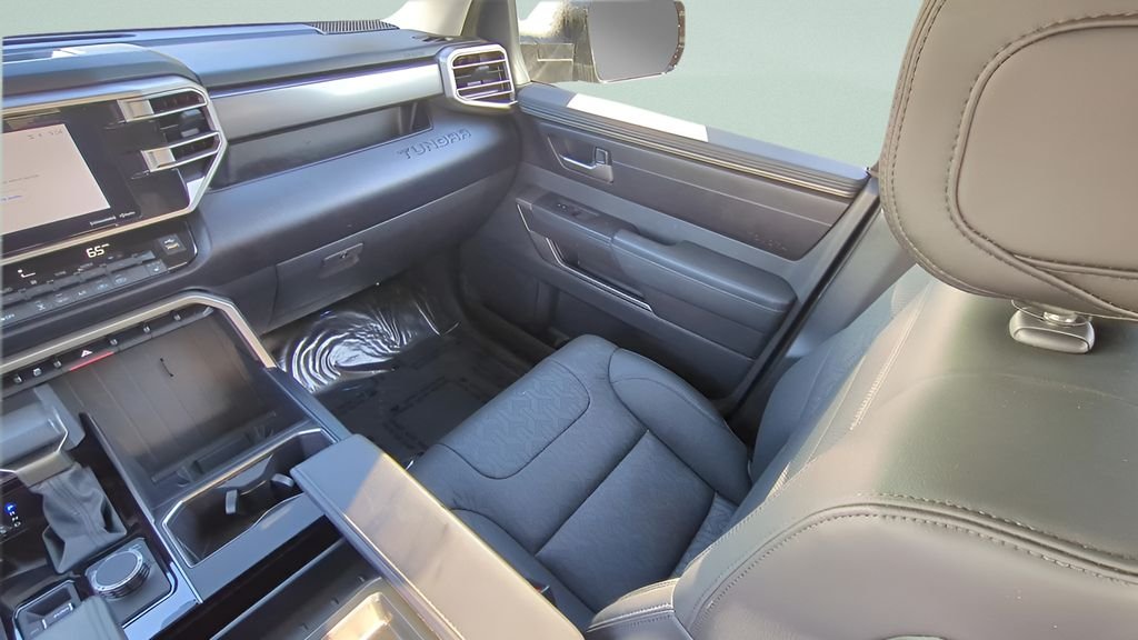 Used 2024  Toyota SR5 image 21
