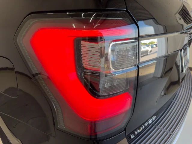 Used 2018 Shadow Black Ford Limited image 35