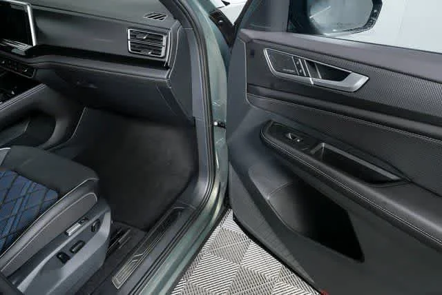 2026 Volkswagen Atlas Cross Sport SEL Premium R-LINE - Photo 24