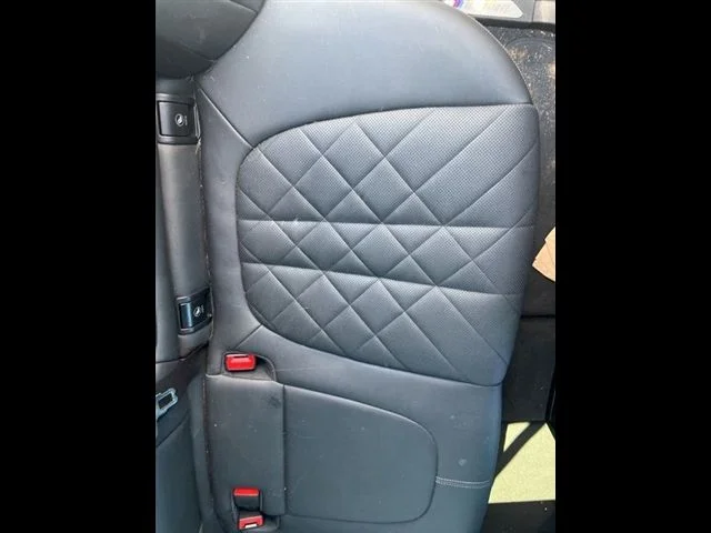 Used 2023 Green BMW xDrive40i image 28
