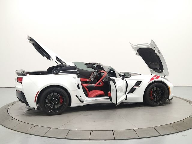 Used 2019 White Chevrolet Grand Sport image 15