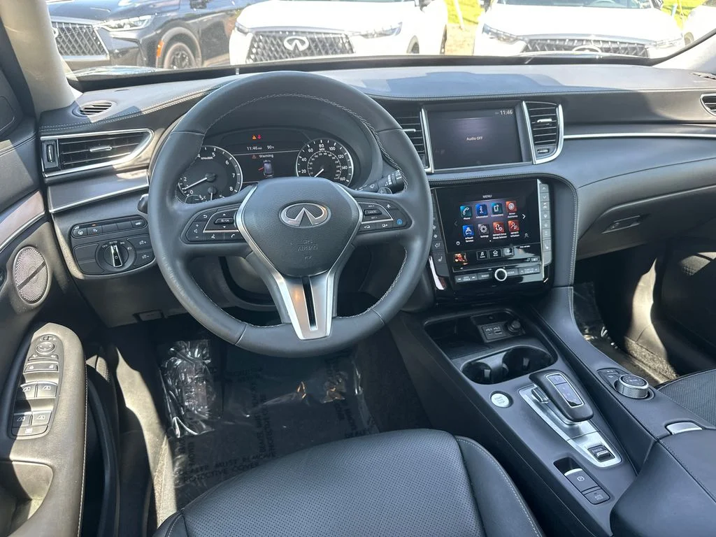 Used 2023 Black INFINITI LUXE image 19