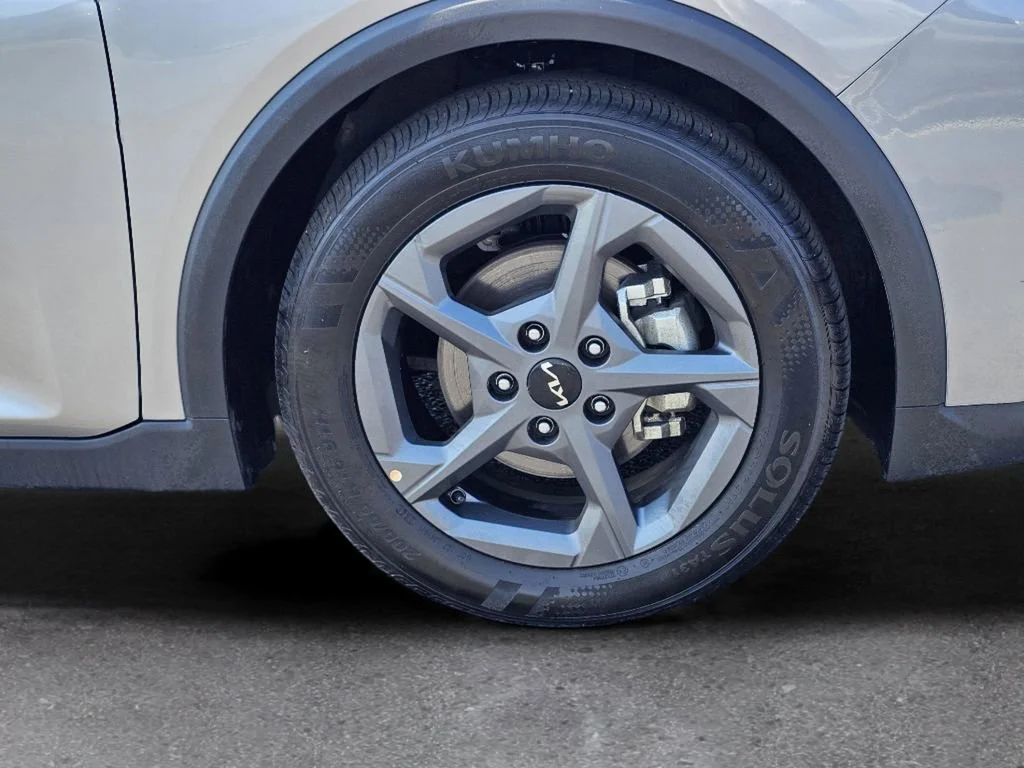 Used 2025 Steel Gray Kia LXS image 6