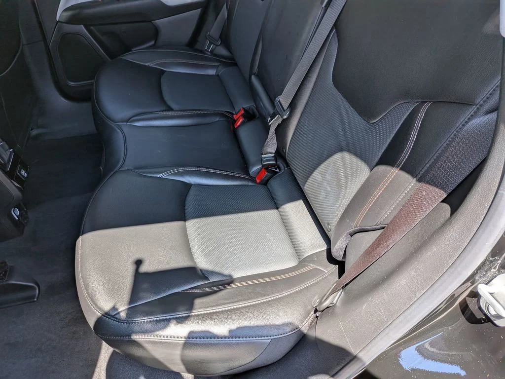 Used 2022 Black Jeep Limited image 21