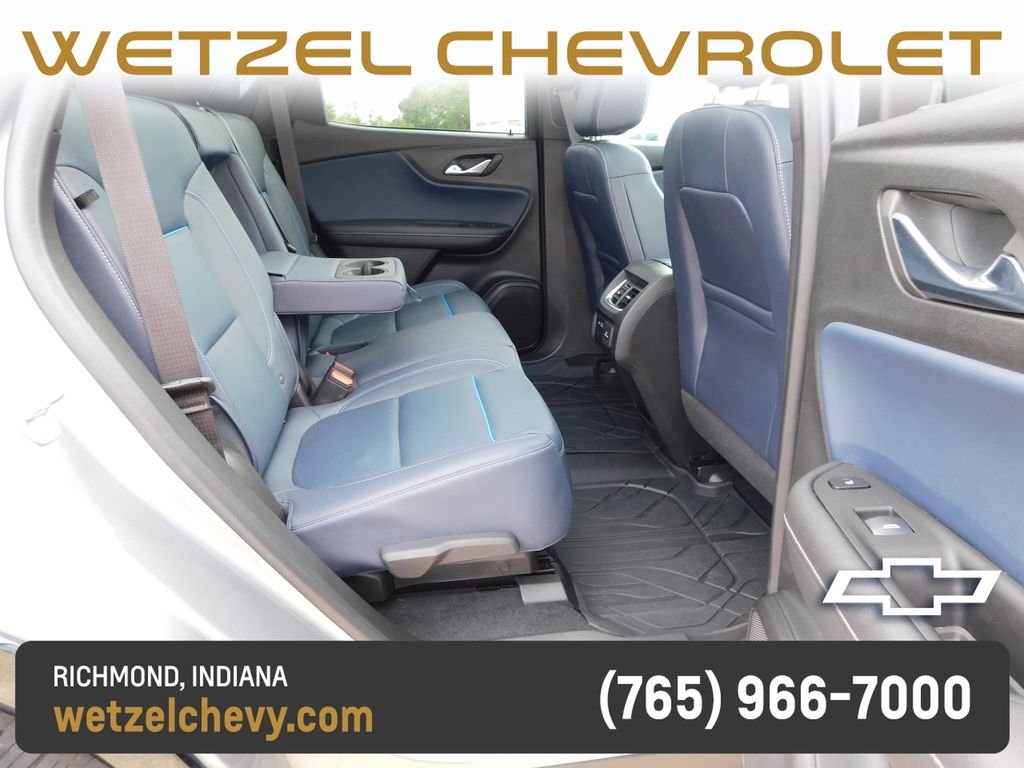 Used 2025 Gray Chevrolet RS image 21