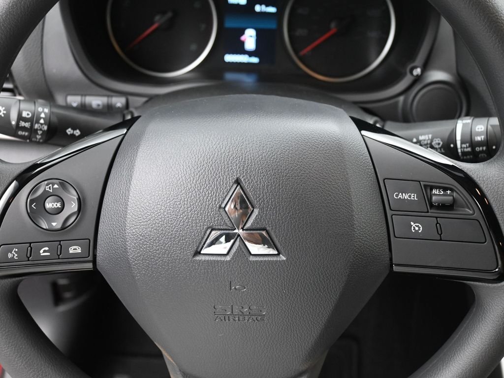 New 2026 Red Mitsubishi ES image 15