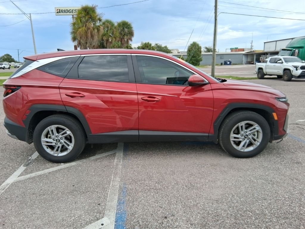 Used 2025 Red Hyundai SE image 2