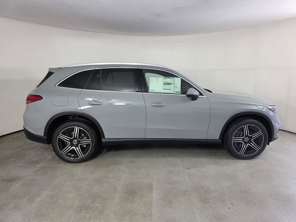 New 2026 MANUFAKTUR Alpine Grey Mercedes-Benz GLC 300 image 3