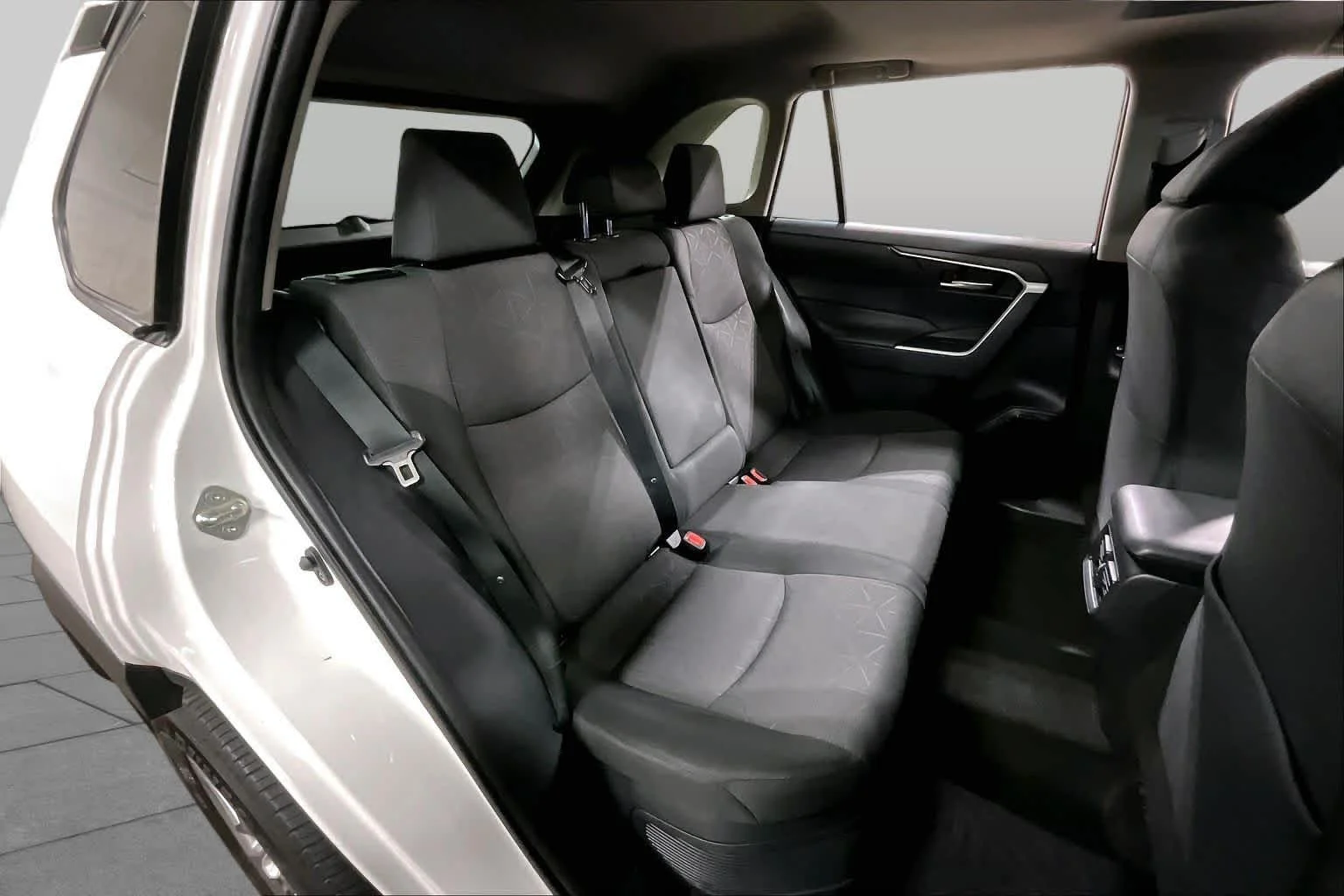 Used 2025 Ice Cap Toyota Hybrid XLE image 20