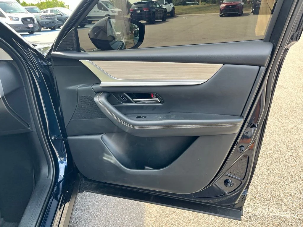 Used 2025 Blue Mazda 3.3 Turbo Preferred image 9