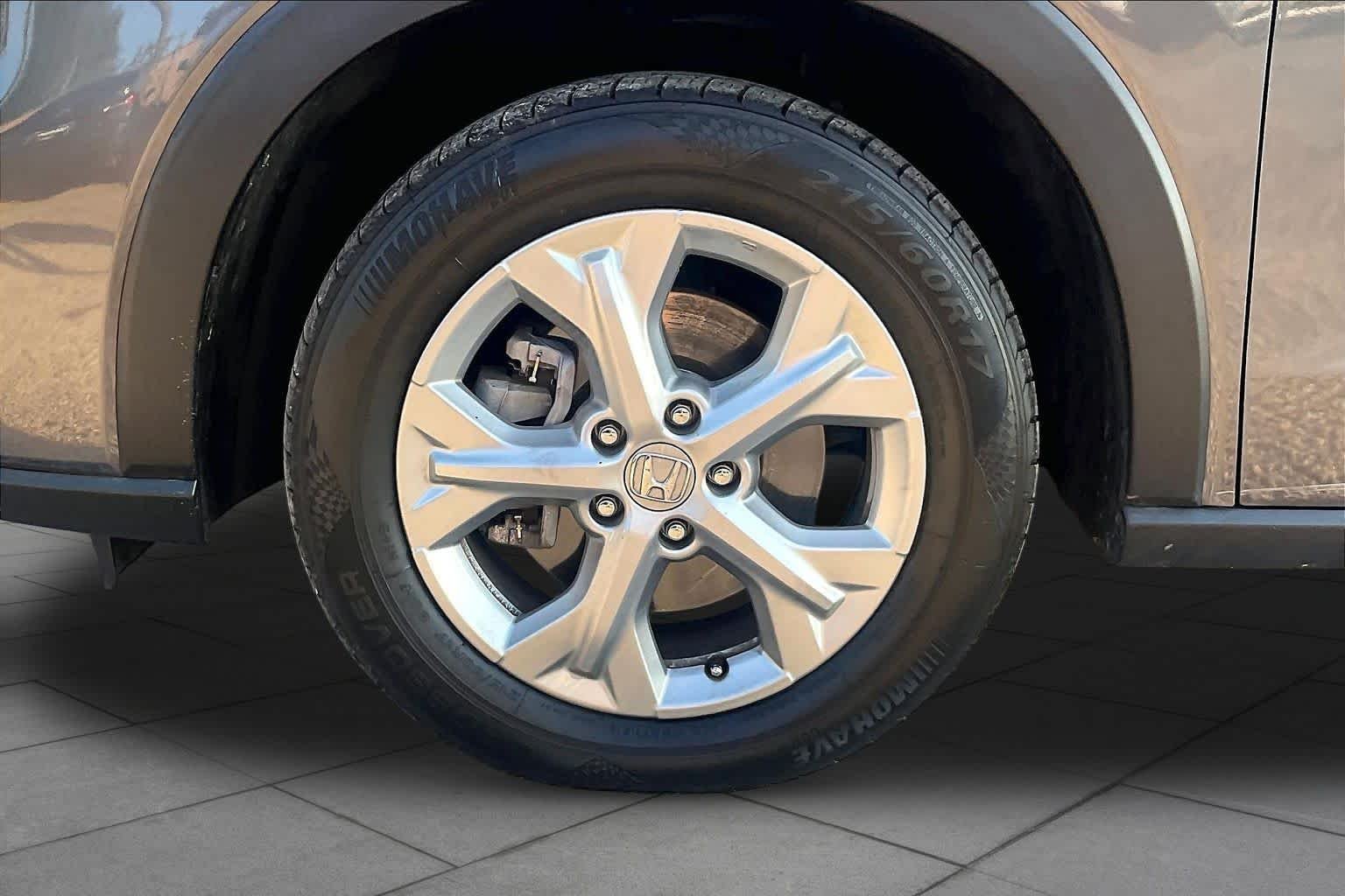 Used 2025 Modern Steel Metallic Honda LX image 10