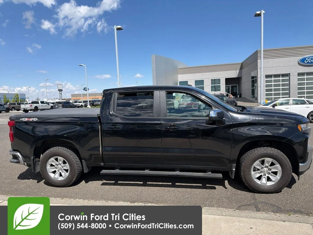Used 2021 Black Chevrolet LT image 9