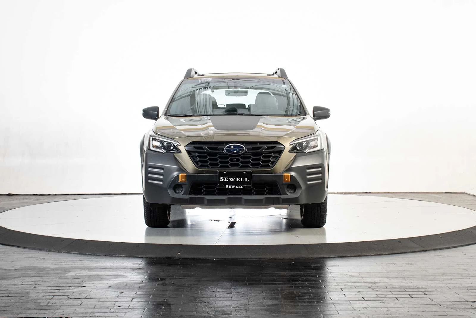 Used 2022 Autumn Green Metallic Subaru Wilderness image 9