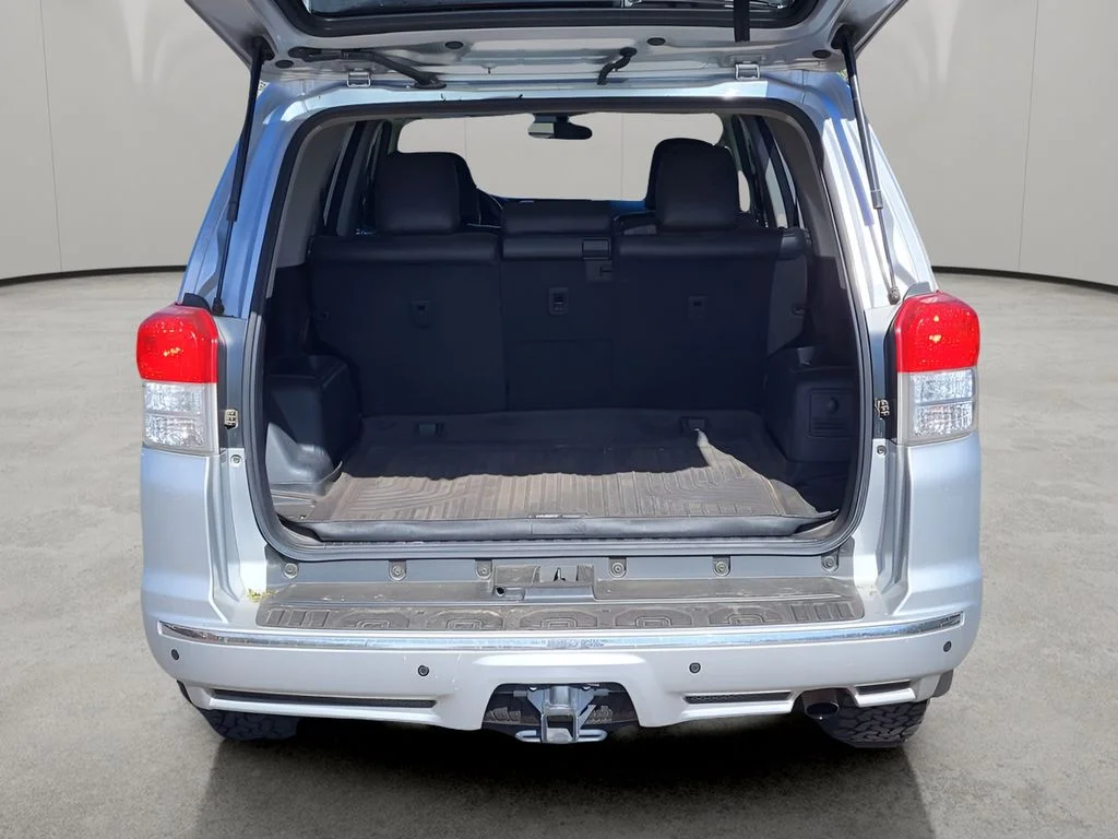 Used 2013 Classic Silver Metallic Toyota SR5 image 8