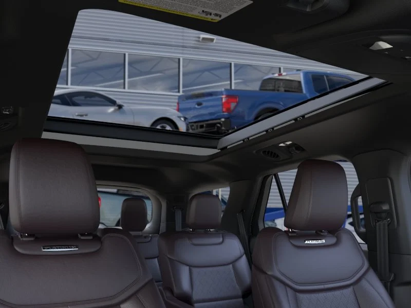 New 2026 Star White Metallic Tri-Coat Ford Platinum™ image 22