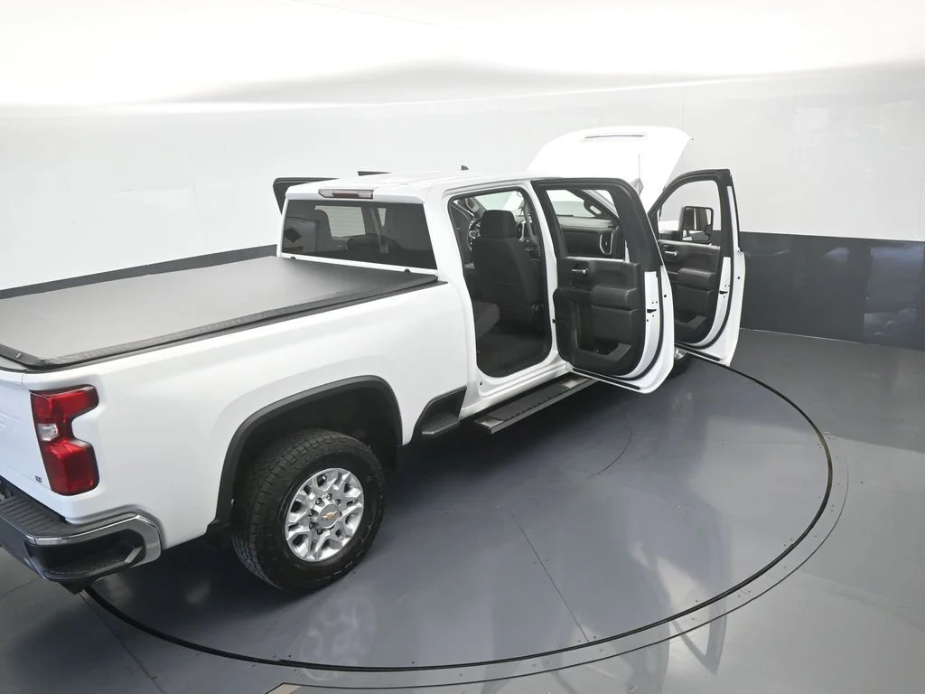 Used 2022 Summit White Chevrolet LT image 63