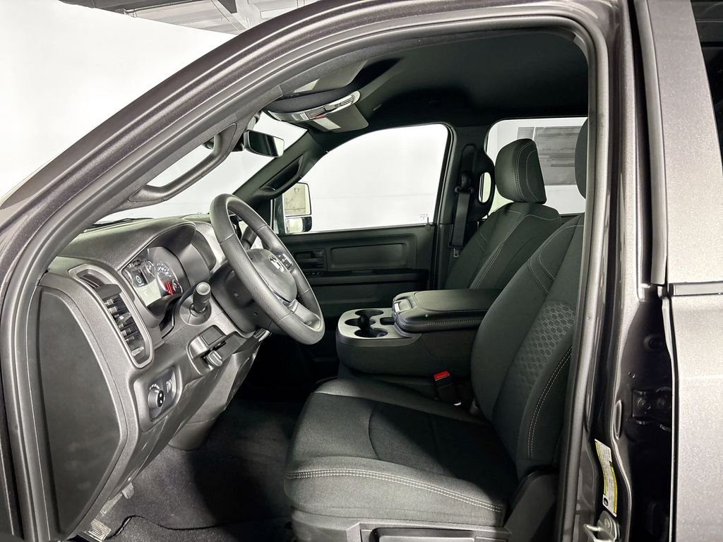 2026 RAM 3500 Tradesman - Photo 11