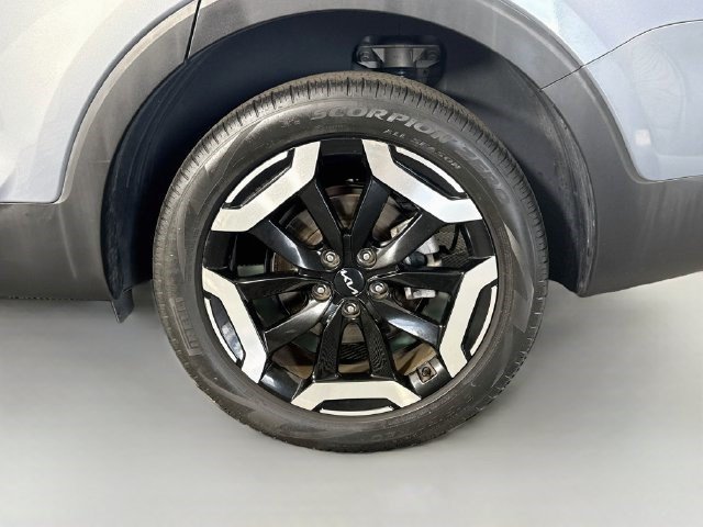 Used 2024 Everlasting Silver Kia S image 33