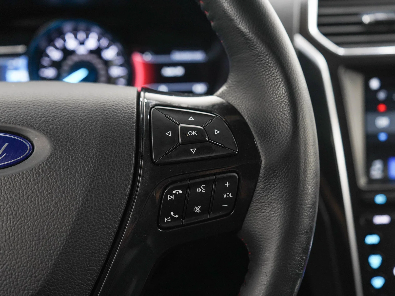 Used 2017 Quartz Metallic Ford Sport image 27