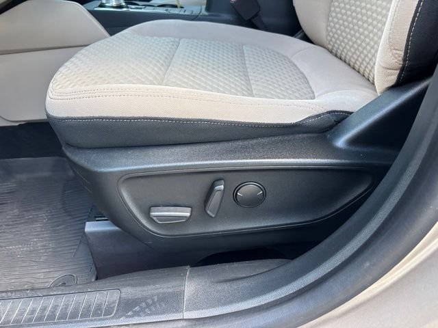 Used 2021 Gold Ford SE image 13