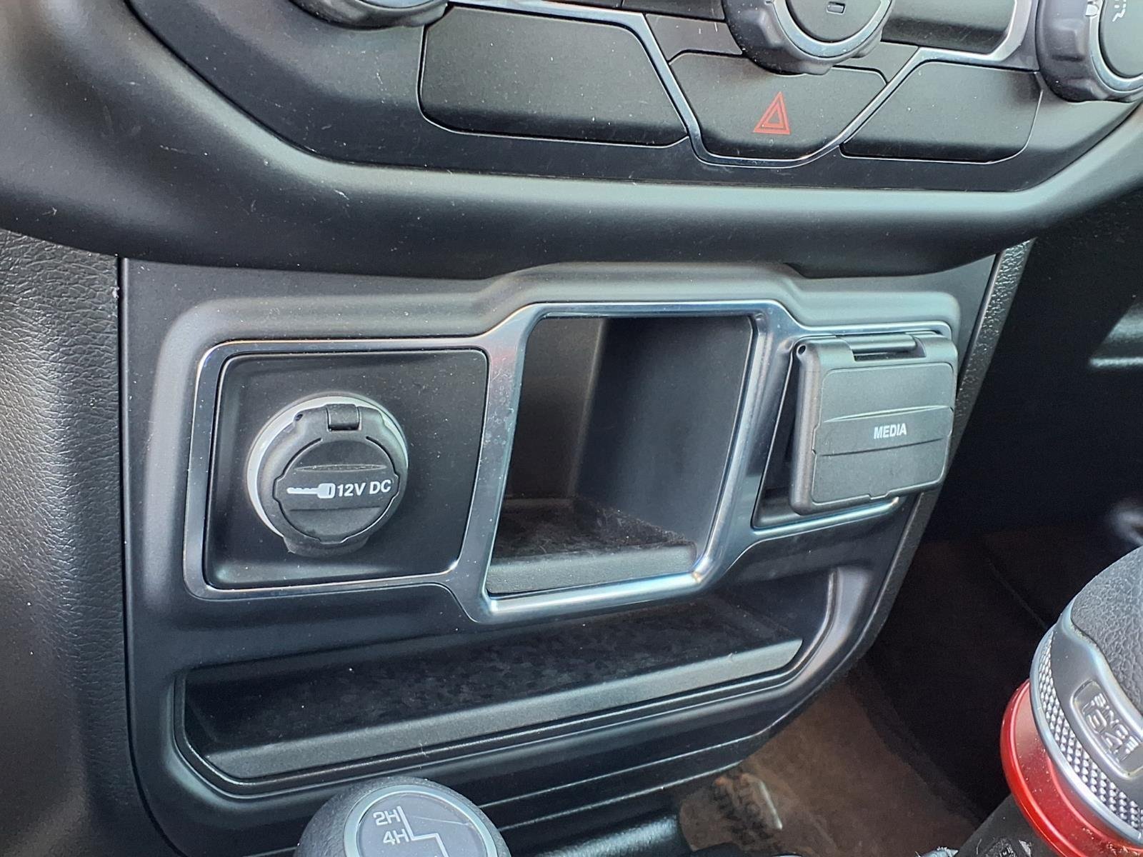 Used 2020 Granite Crystal Metallic Clearcoat Jeep Sport image 5