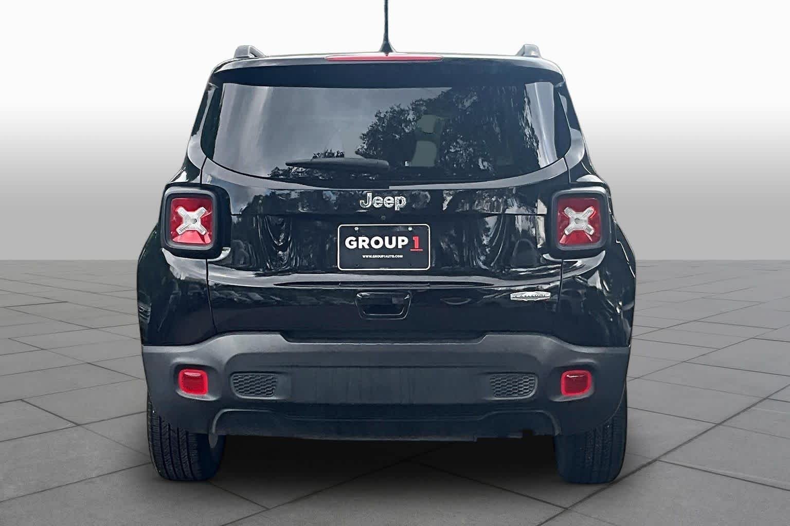 Used 2020 Black Clearcoat Jeep Latitude image 5