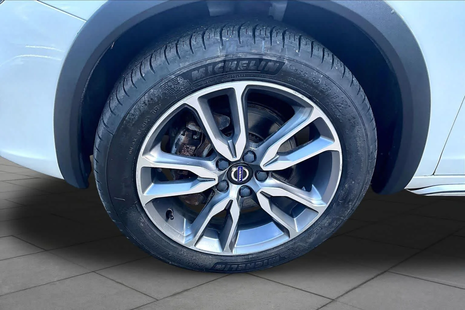 Used 2018 Crystal White Pearl Metallic Volvo  image 11