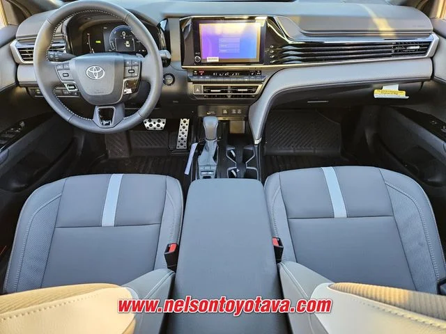 2026 Toyota Camry SE - Photo 9