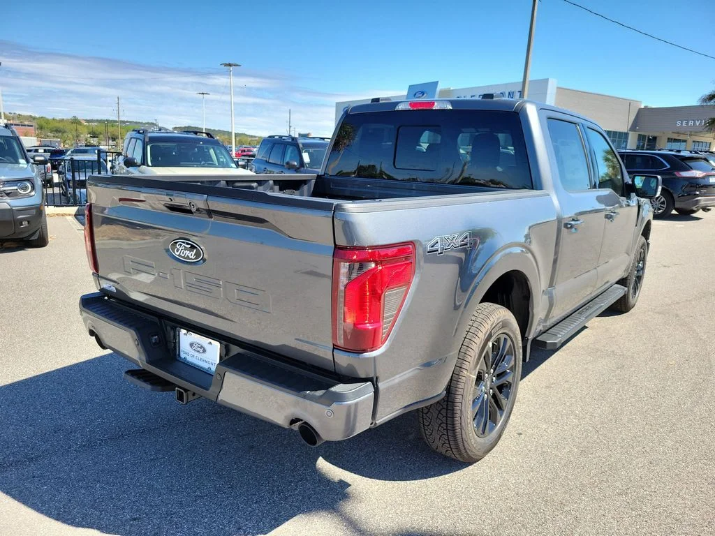 New 2026 Carbonized Gray Metallic Ford XLT image 5