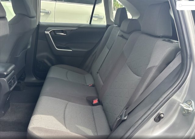 Used 2023 Silver Toyota XLE image 5