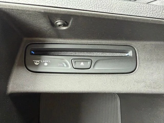 Used 2014 White Ram Sport image 22