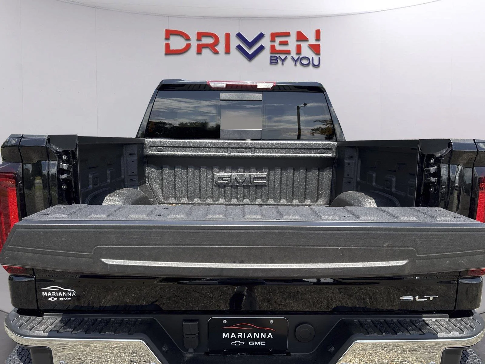 New 2026 Onyx Black GMC SLT image 33