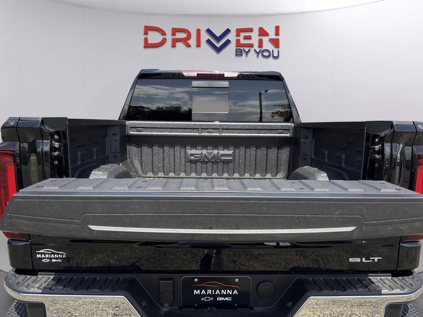 New 2026 Onyx Black GMC SLT image 33