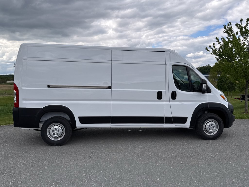 New 2026 Bright White Clear-Coat Exterior Paint RAM Tradesman image 16
