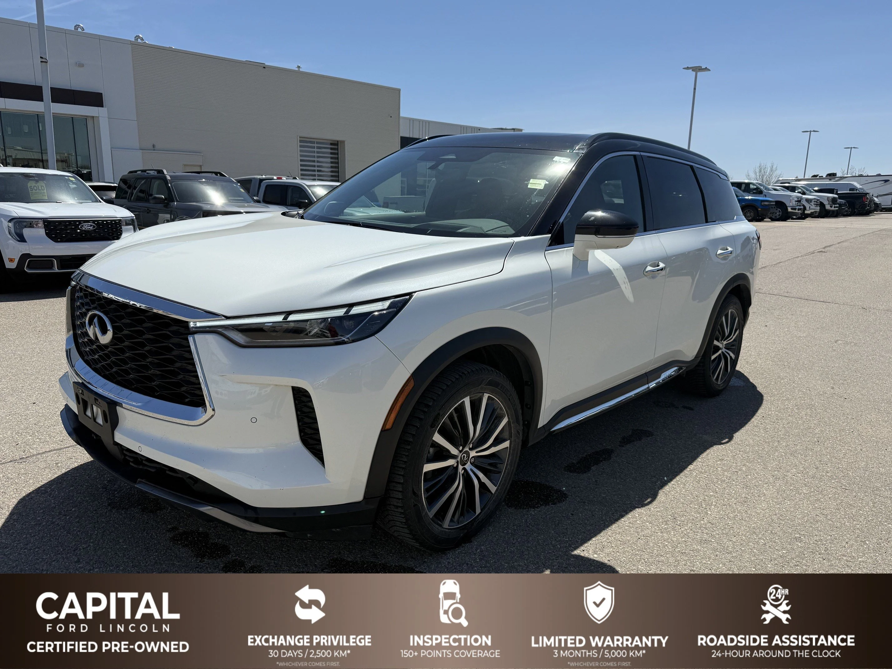 Used 2024 WHITE INFINITI AUTOGRAPH AWD image 1