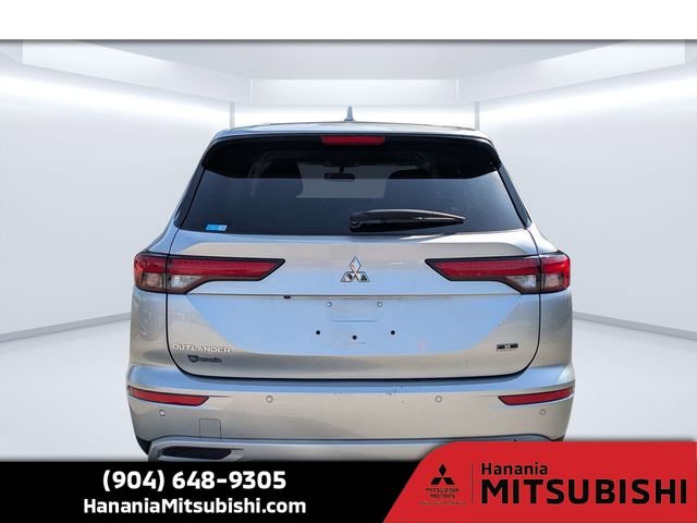 Used 2023 Silver Mitsubishi SE Special Edition image 4