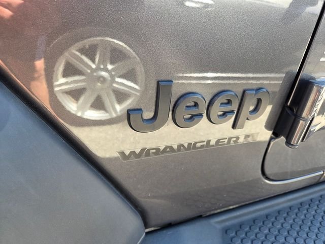 Used 2024 Gray Jeep Sport S image 4