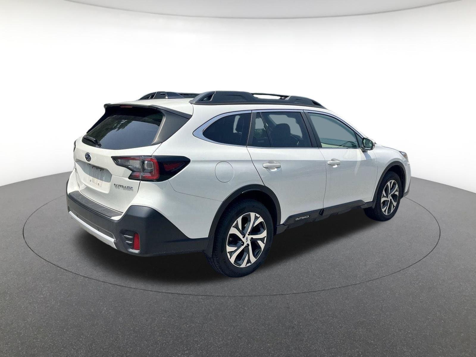 Used 2022 Crystal White Pearl Subaru Limited image 7