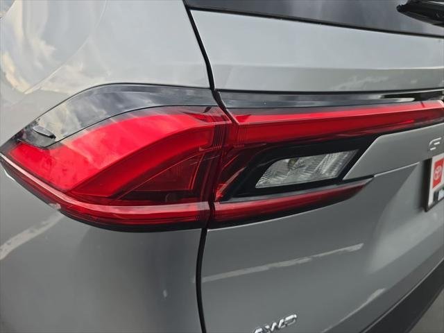 Certified Used 2024 CELESTIAL SILVER Toyota XLE image 36