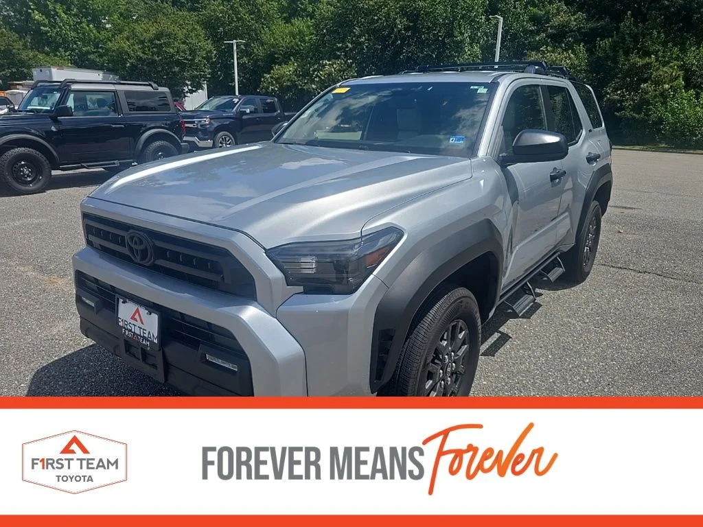 Used 2025  Toyota SR5 image 1