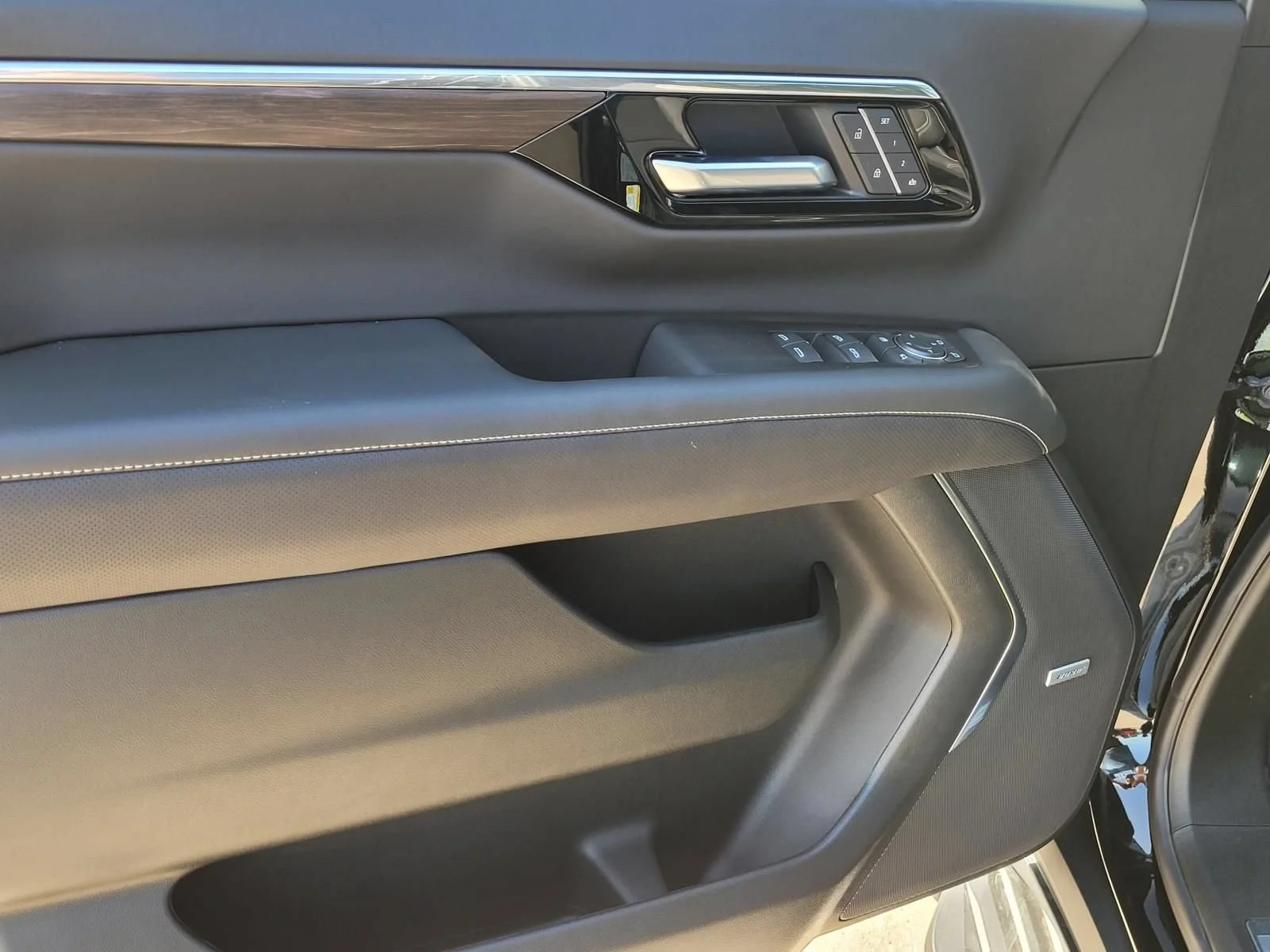 2026 Chevrolet Tahoe Premier - Photo 15