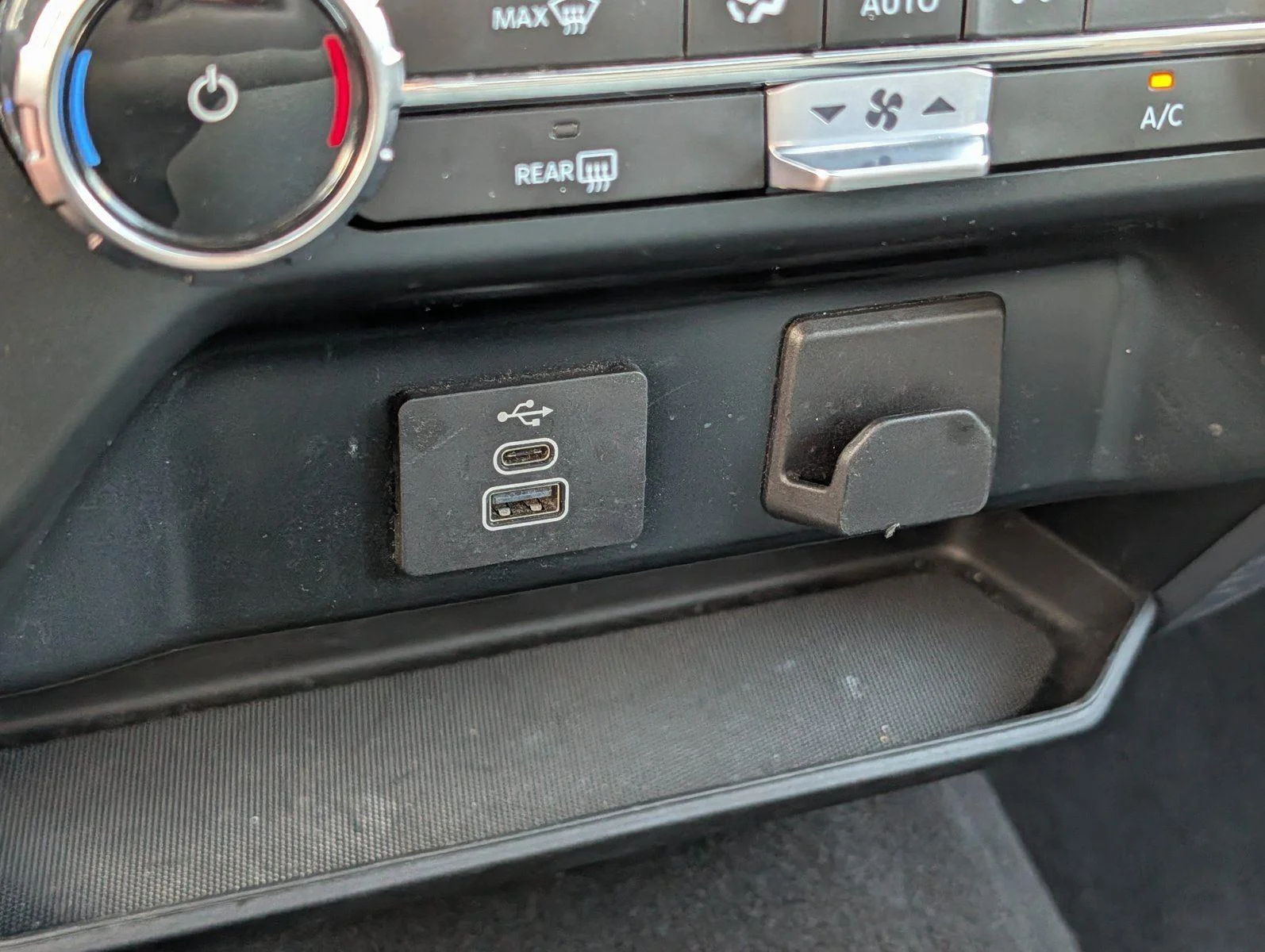 Used 2025 Oxford White Ford XLT image 20