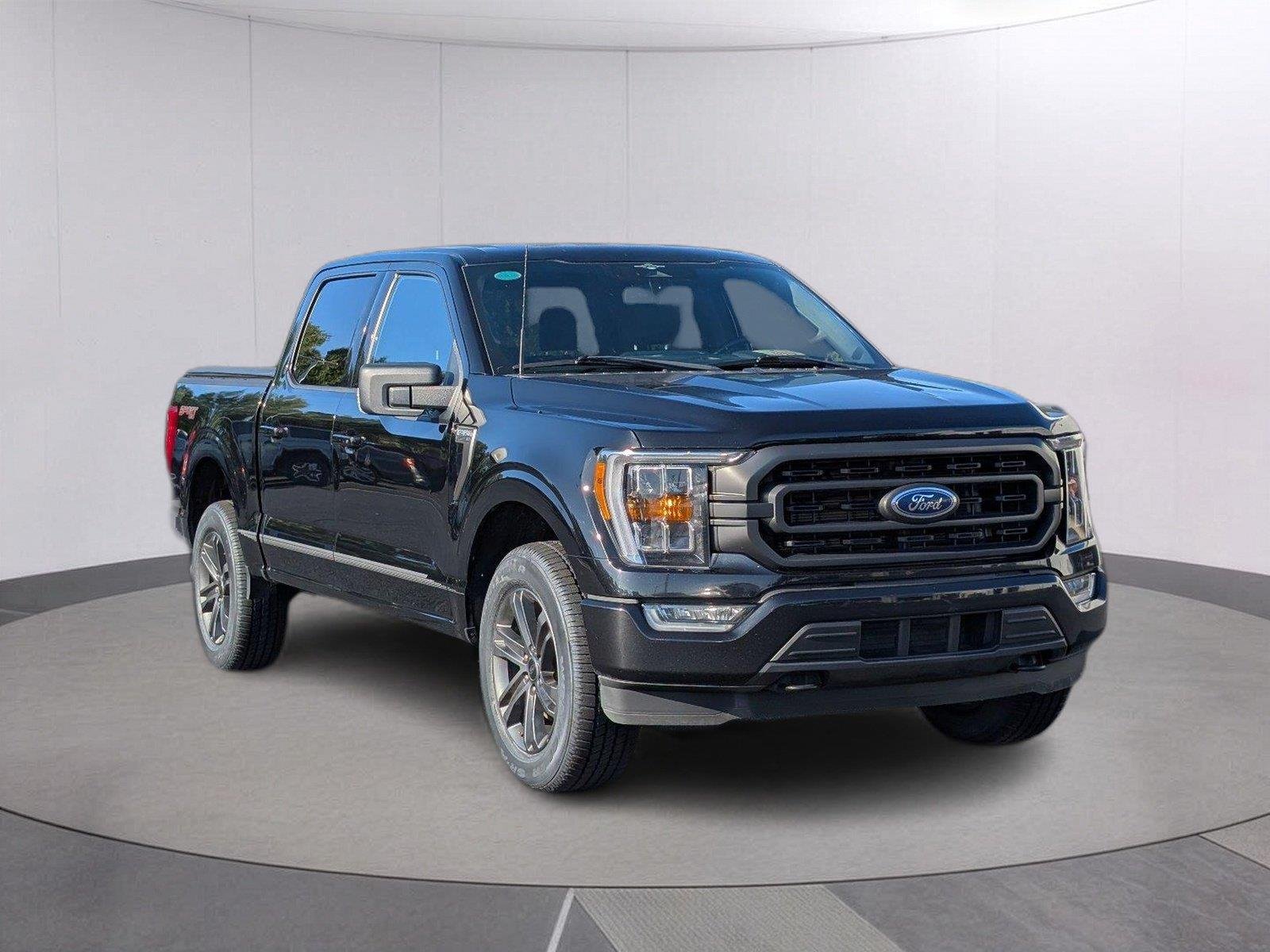 Used 2023 Agate Black Ford XLT image 9