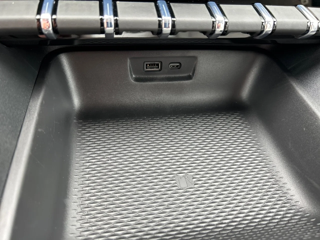 New 2026 Glacier White Tricoat GMC Denali image 13