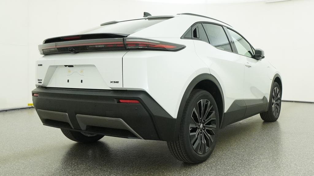 New 2026 Wind Chill Pearl Toyota XSE image 21