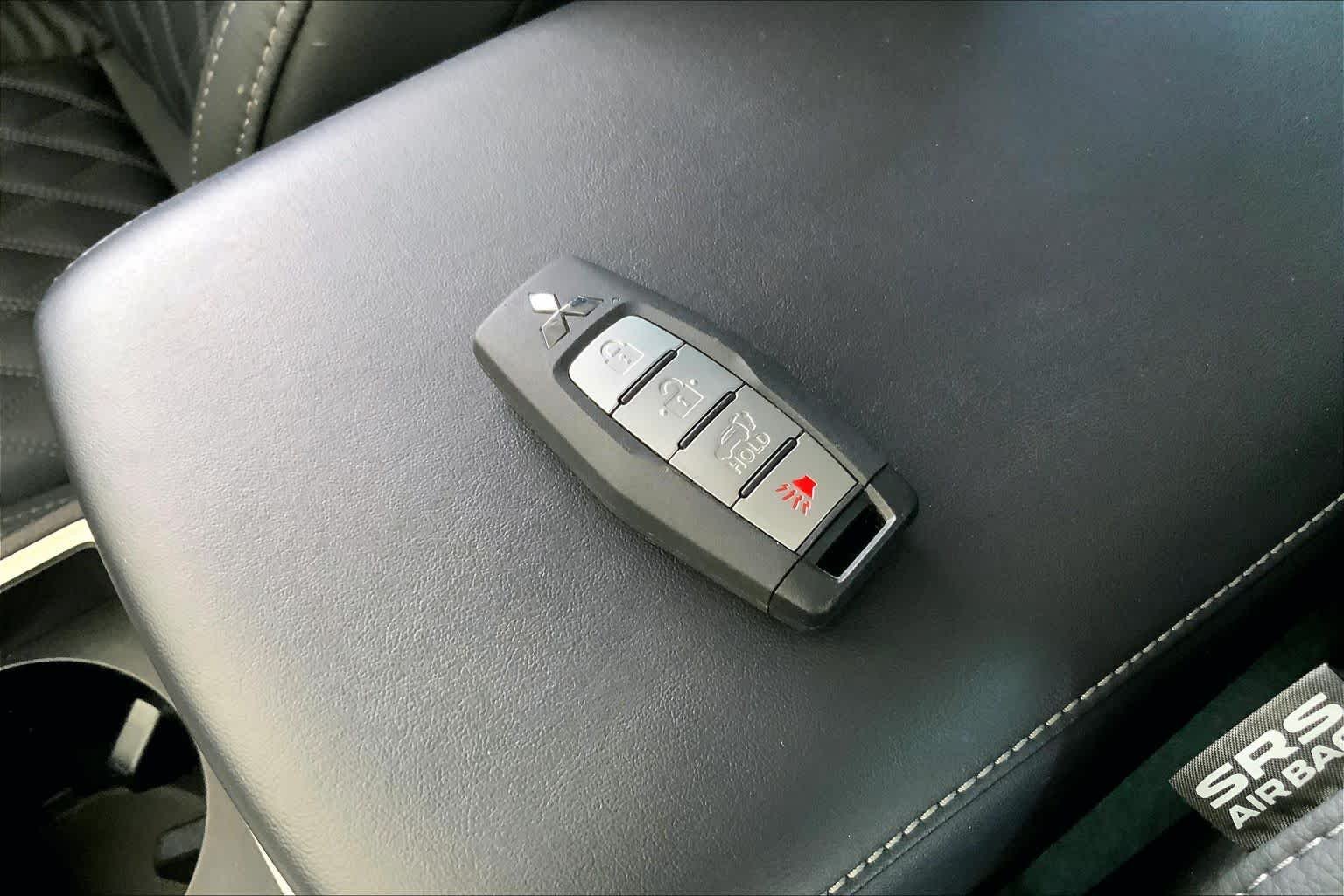 Used 2022 Red Diamond Mitsubishi SEL Special Edition image 15